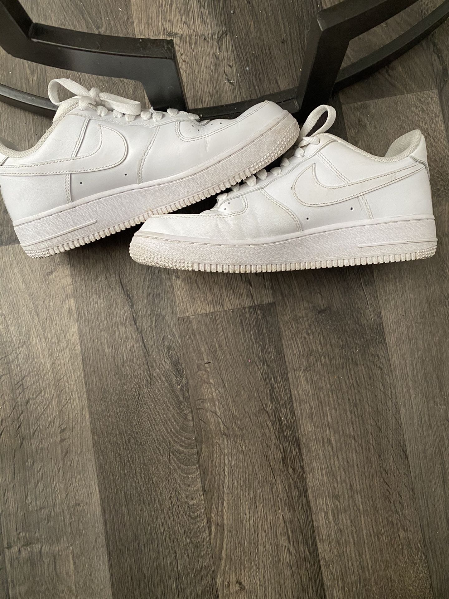 Used Nike Airforce 1s