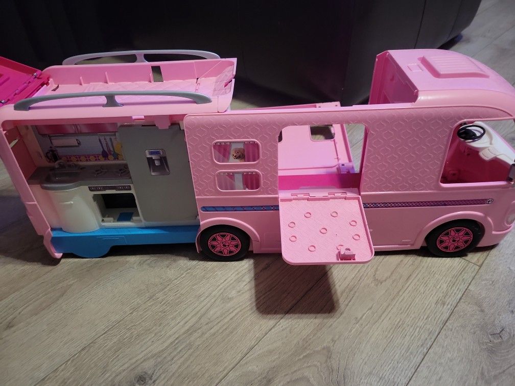 Barbie Bus