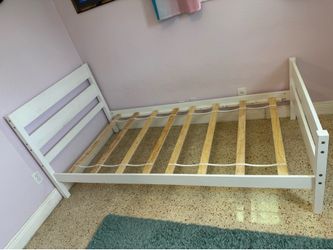 White wood twin bed frame