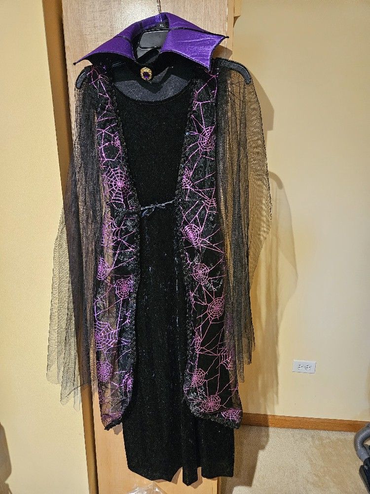 HALLOWEEN COSTUME/ Vampiress