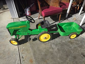 John Deere toy tractor
