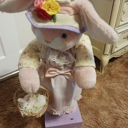 Musical Easter Bunny 