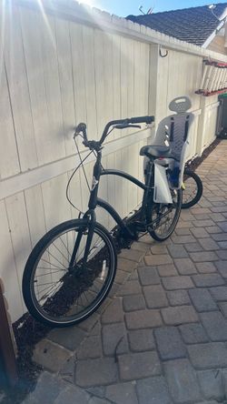 Electra Townie 7-Speed Beach Cruiser (Black) + Child Seat