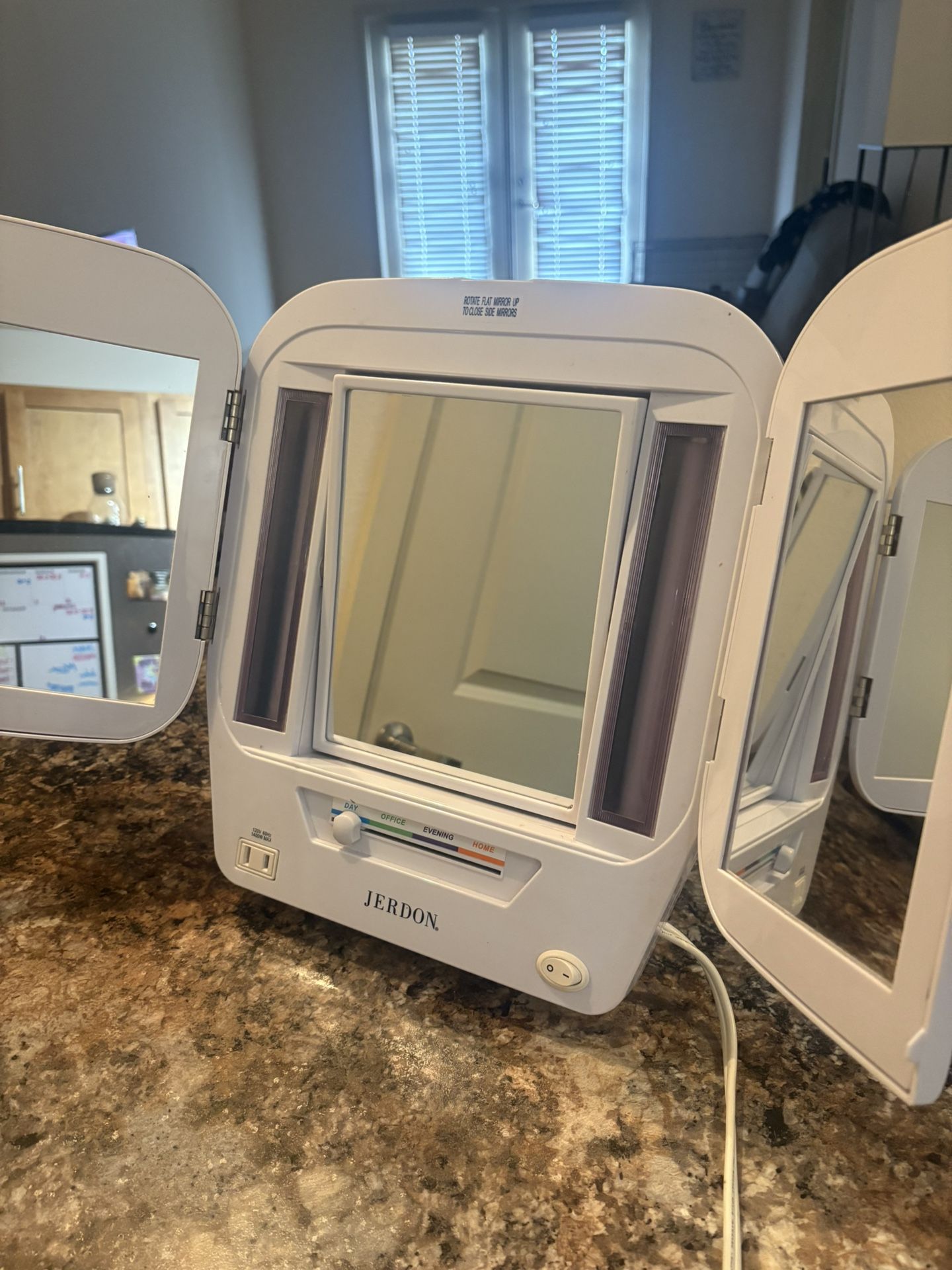 Tri Fold Light Up Mirror