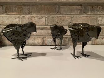 Metal Easter Goodie Storage Chicks
