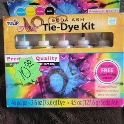 TIE- DYE KIT NEVER USED