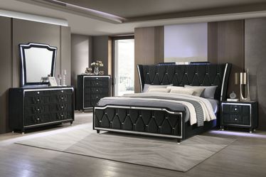 Lorient Black 5-piece Eastern King Bedroom Set