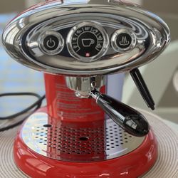 Illy X7.1 Espresso Single-Serve Machine