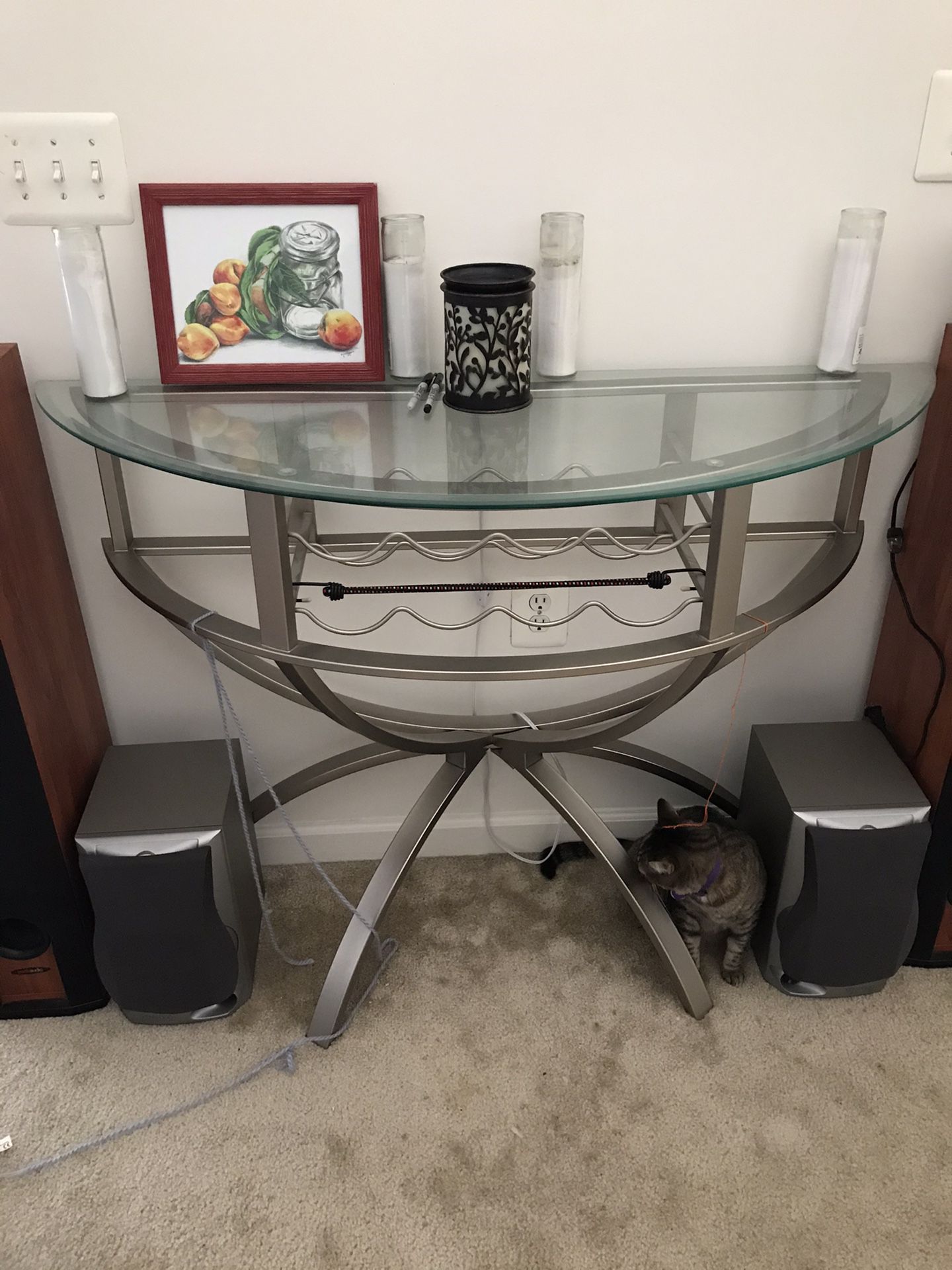 Wine glass entry table