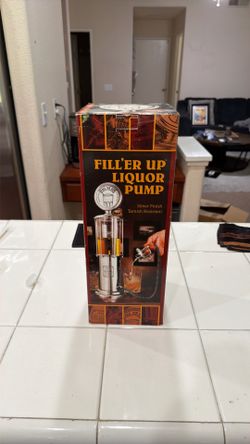 Fill’er Up Gas Pump Liquor Dispenser - Like New in Box (900mL)