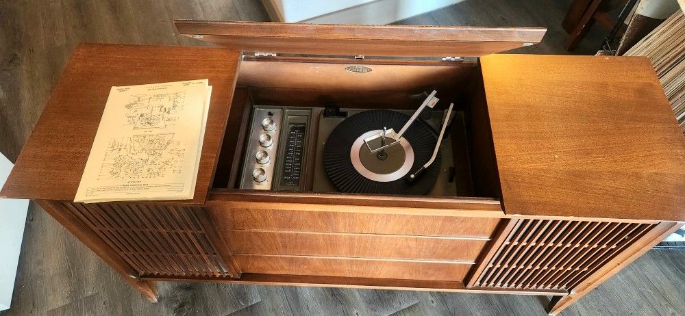 Sears Silvertone Phonograph Record-Player Model 6066