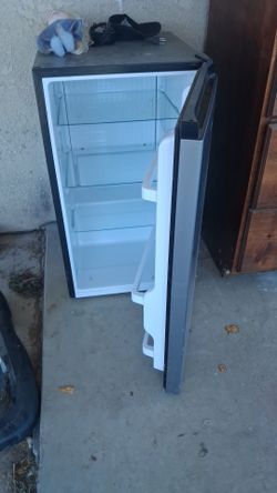 Brand new lil fridge