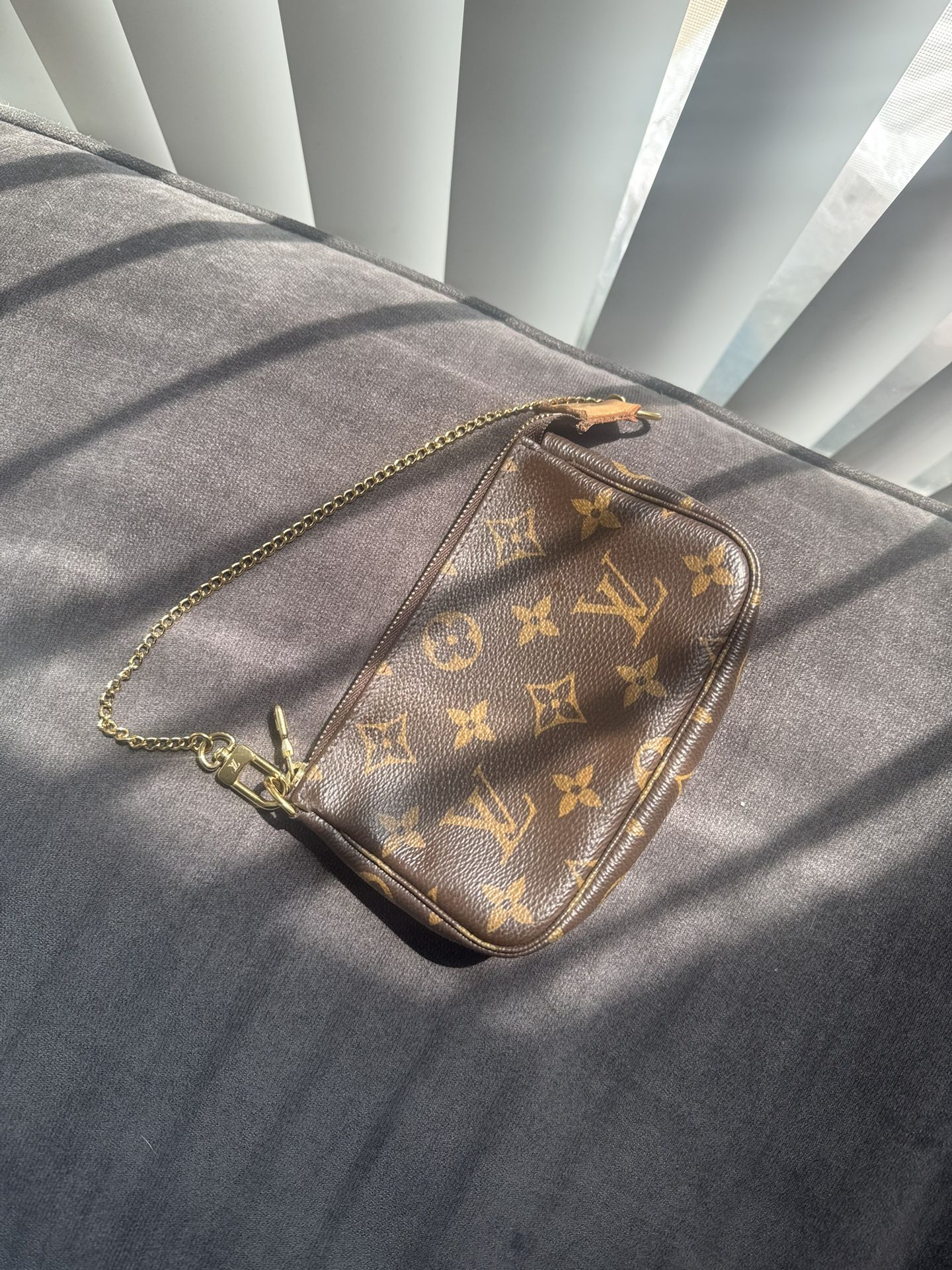 Mini Pochette Louis Vuitton