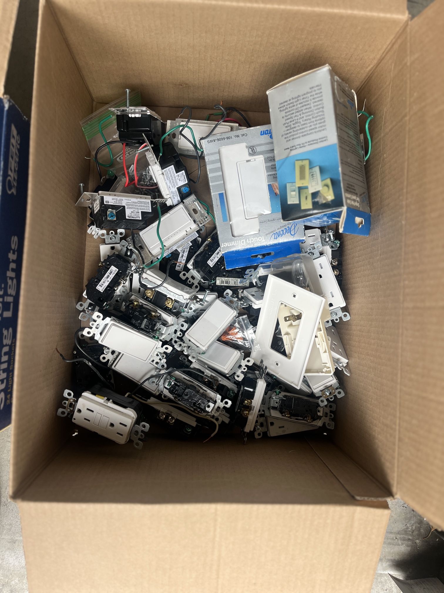 Assorted Decora Switches and Outlets