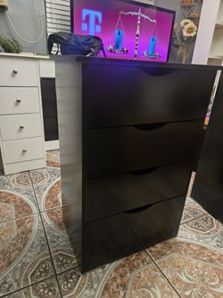 4 drawer chest