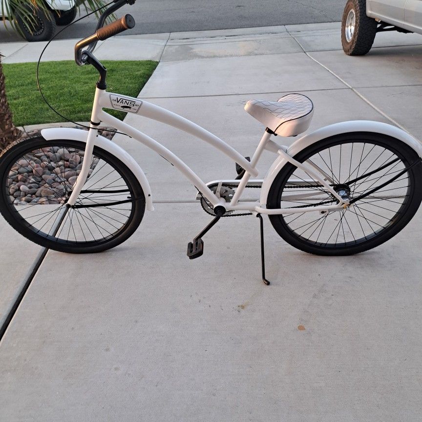 Skull X Bones Huntington Beach Company 26 Inch Beach Cruiser