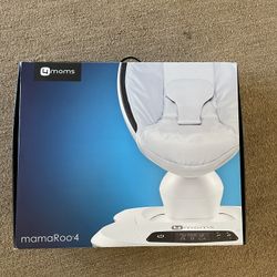 4 moms mamaRoo 4