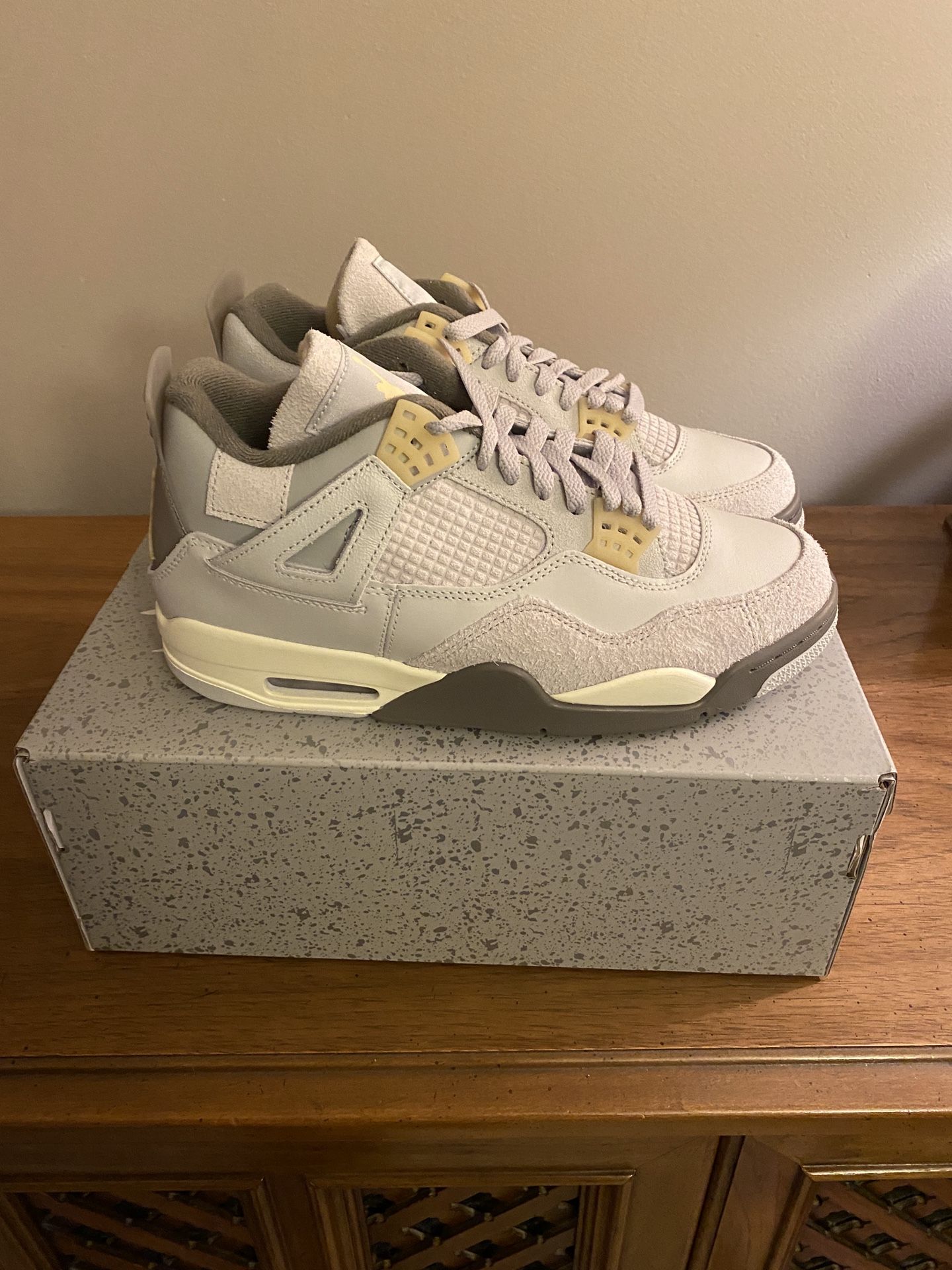 Air Jordan 4 SE Craft Photon Dust Size 8.5 Men's Brand New Dead Stock
