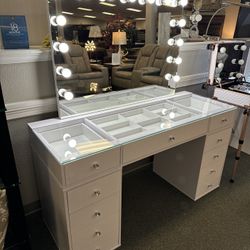 Vanity mirror With Speaker 