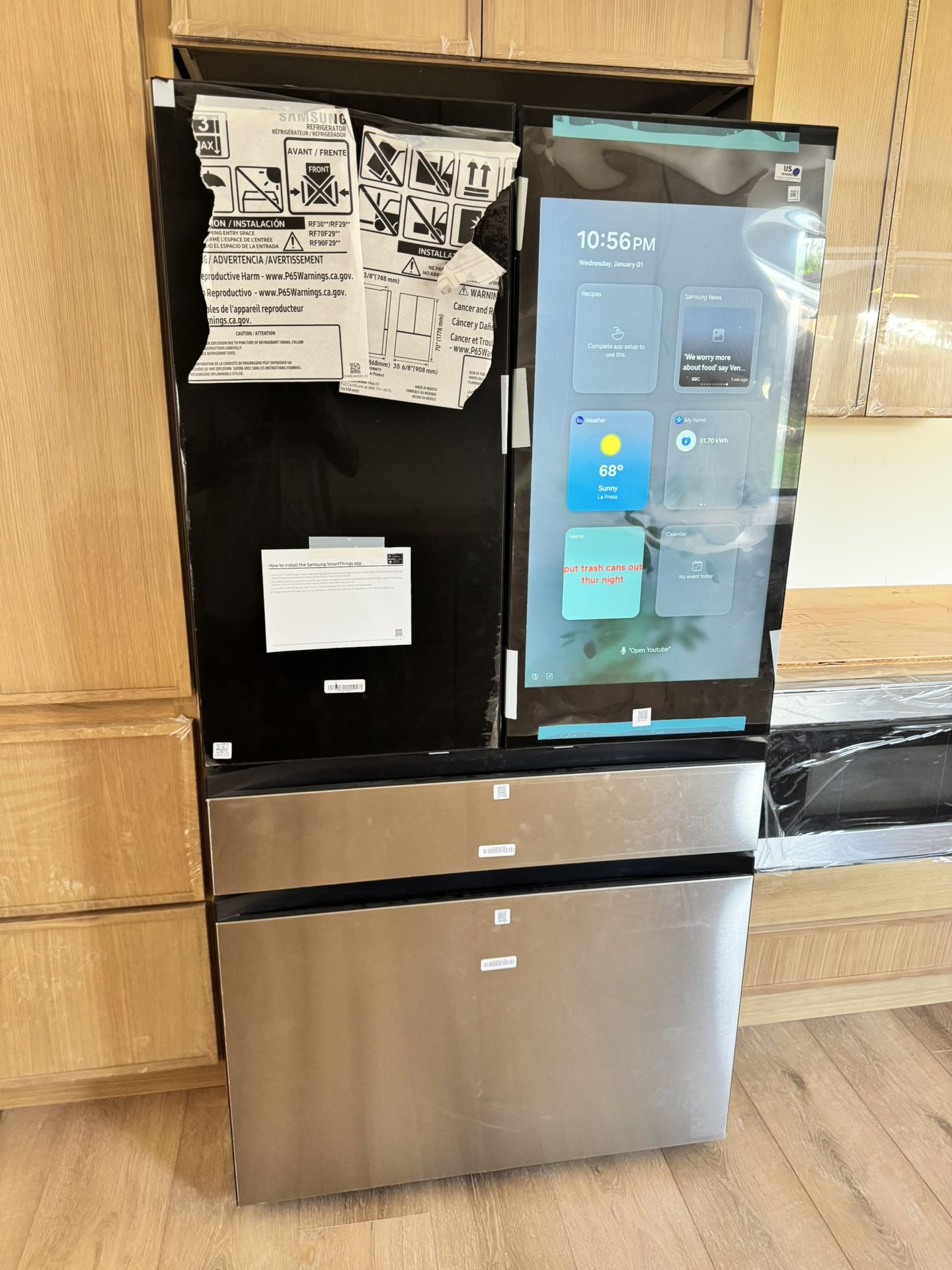 Samsung Bespoke 29 cu ft 4-Door French Door Refrigerator: Charcoal Glass & Stainless Steel Brand New