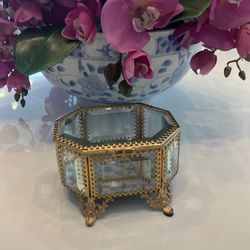 Jewelry box