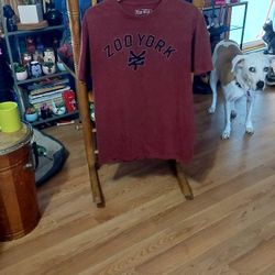 ZOO YORK Graphic  Burgundy T-Shirt