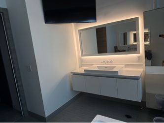 Vanity cabinet & mirror
