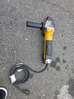 DEWALT 6" COMMERCIAL GRINDER CORDED
