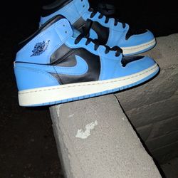 Jordan 1 Mid