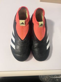 soccer shoes Adidas