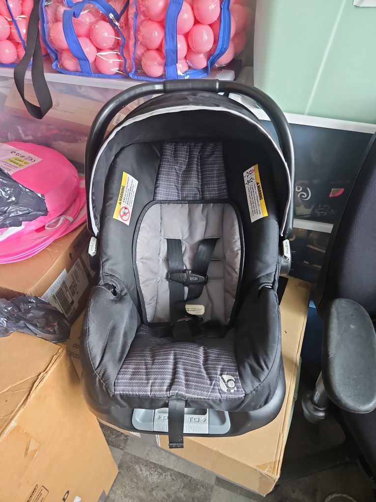 Babytrend Black Infant Car Seat