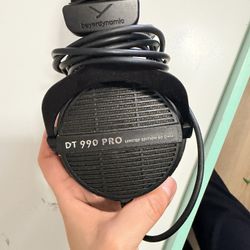 Beyerdynamic DT 990 PRO