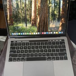 MacBook Pro 13 2019