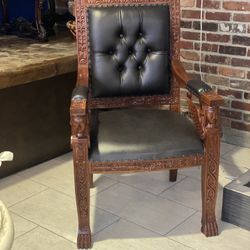 Vintage Accent Chair W/B