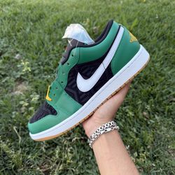 Jordan 1 Low SE “Holiday Special” Size 11 Men