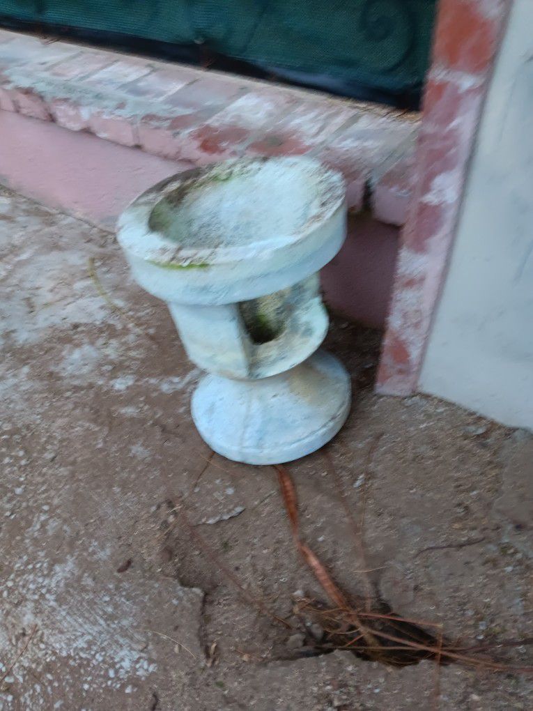 Water Fountain  It Most Go Today Make A Offer