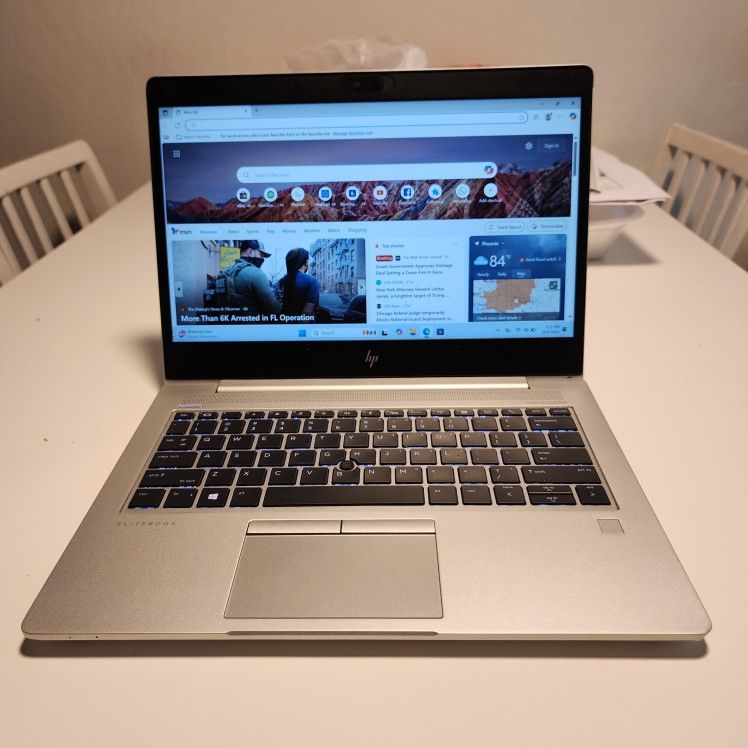 HP EliteBook 735 G5 laptop 14-inch
AMD Ryzen 3 PRO 2300U
8GB RAM
120GB SSD
Windows 11 pro. Microsoft office installed. Nothing wrong. ** NO TRAD