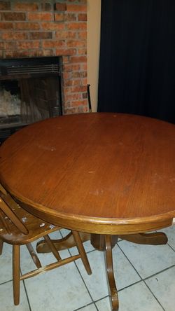 Table comes with 2 chairs