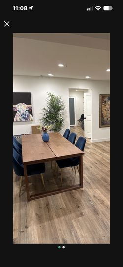 Set Of 6 Dining Chairs In Like New Condition