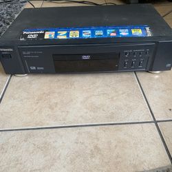 DVD Player Y CD Player 5cDS Los Dos Trabajan Vien 25 Cada Uno