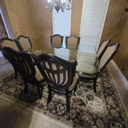 Dining Room 8 Seat Table Glass Top 8 Chairs And Floor Rug