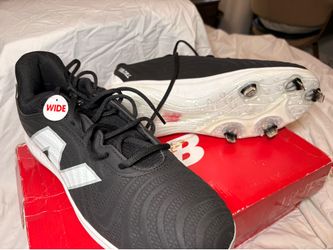 New balance women’s fuelcell fuse v4 metal softball shoes. Size 13 W