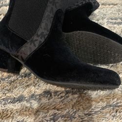 Girl’s Michael Kors boots