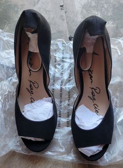 American rag cie heels  size 8 1/2