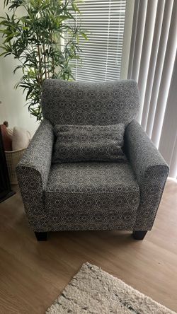 Nice chair for living room-FREE!