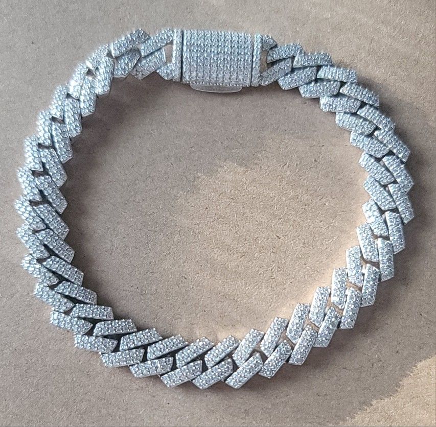 925 Sterling Silver Moissanite Cuban Link 10mm thick, 8" Bracelet (Passes Diamond 💎 Tester)