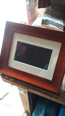 Digital picture frame