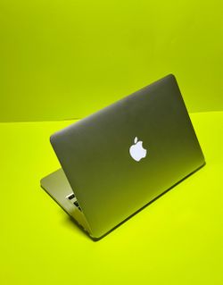 Apple MacBook Pro 13” Retina i5/8GB/256GB SSD $180