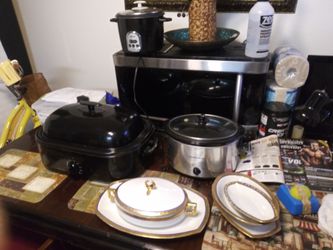 Crock pot..rice cooker..turkey cooker