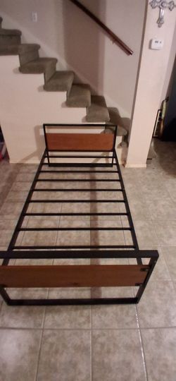 Twin size bed